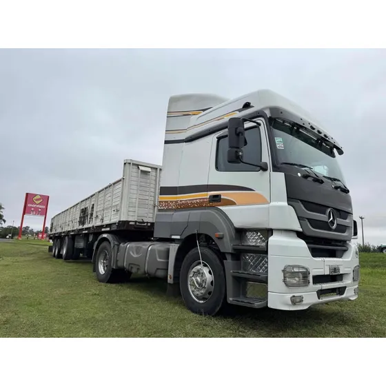 Mercedes Benz 2035 2015 Automático Impecable