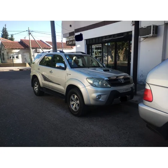 Toyota Hilux Sw4 3.0 Srv Cuero At