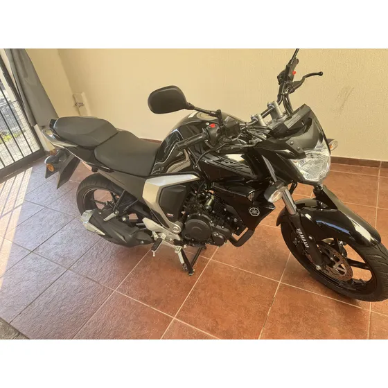 Moto Yamaha, Fz 150 Única Mano. Excelente Estado,