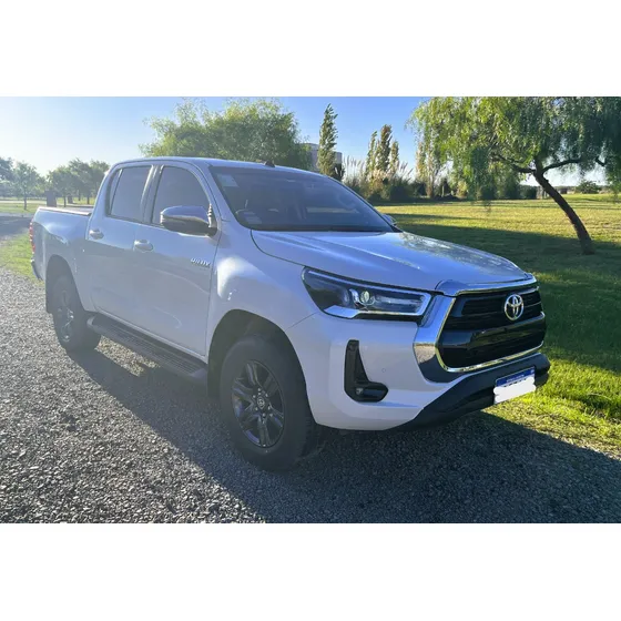 Toyota Hilux Pick-up 2.8 Cd Srv 204cv 4x4 At