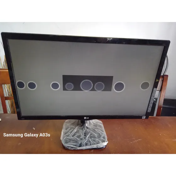Monitor LG 24 Pulgadas. Falla En Pantalla.