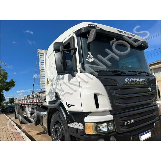 Scania P310 Ano 2014 8x2 Carroceria 9m