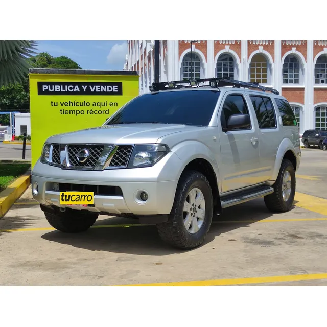 Nissan Pathfinder Le
