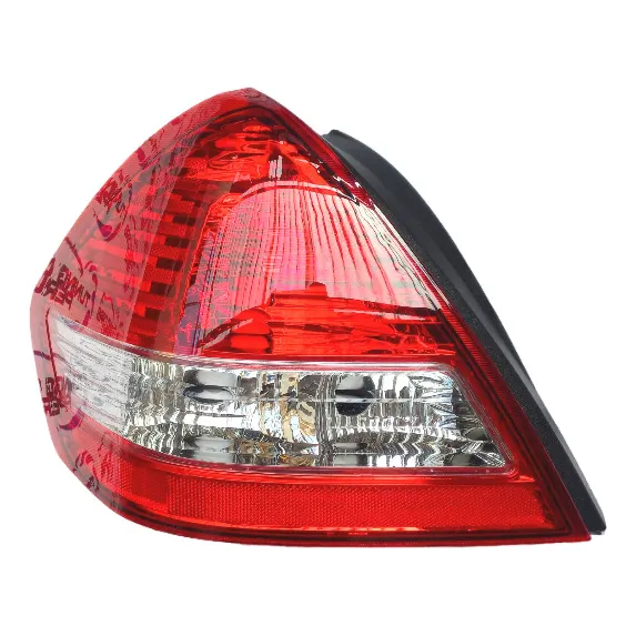 Faro Posterior Para Nissan Tiidaa 2005-2016