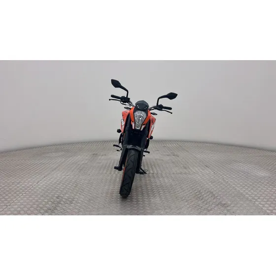Duke 200