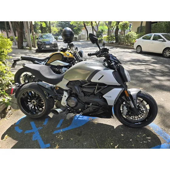 Ducati Diavel 1260 / Unico Dueño / Escape Termignoni