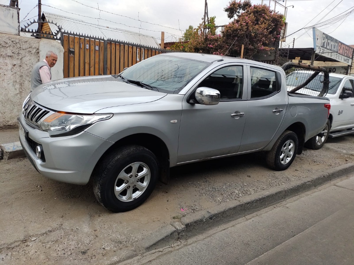 Mitsubishi L200 Katana Dcab Crt 4x4 2.4