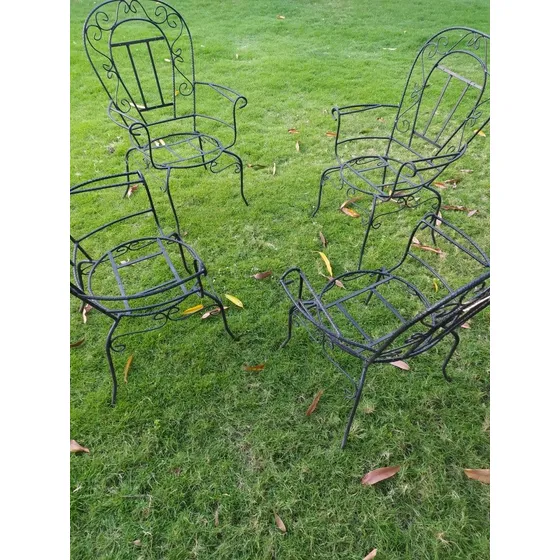 Juego De 4 Sillas De Hierro Usadas