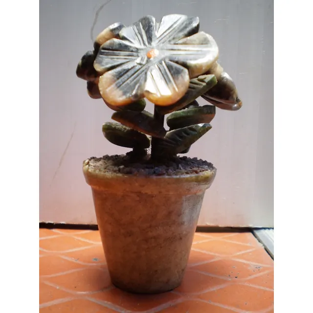Piedra De Cuarzo En Forma De Flores, Varios Colores. Usado.