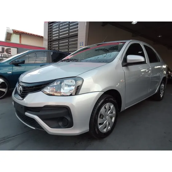 Toyota Etios Sedán 1.5 16v X Aut. 4p