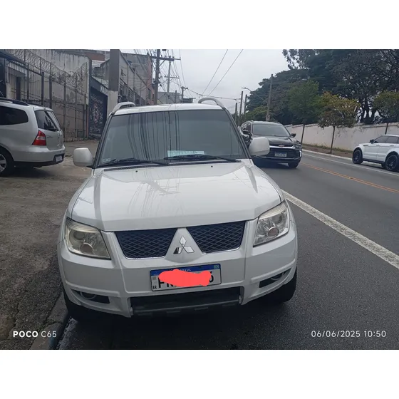 Mitsubishi Pajero Tr4 2.0 4x2 Flex Aut. 5p