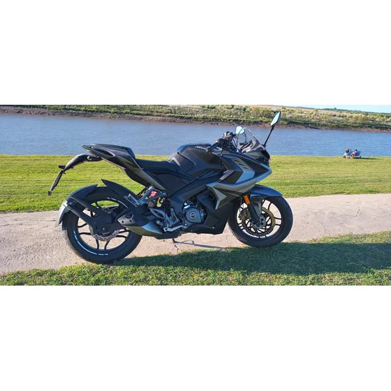 Rouser Rs 200 Como Nueva Sin Detalles