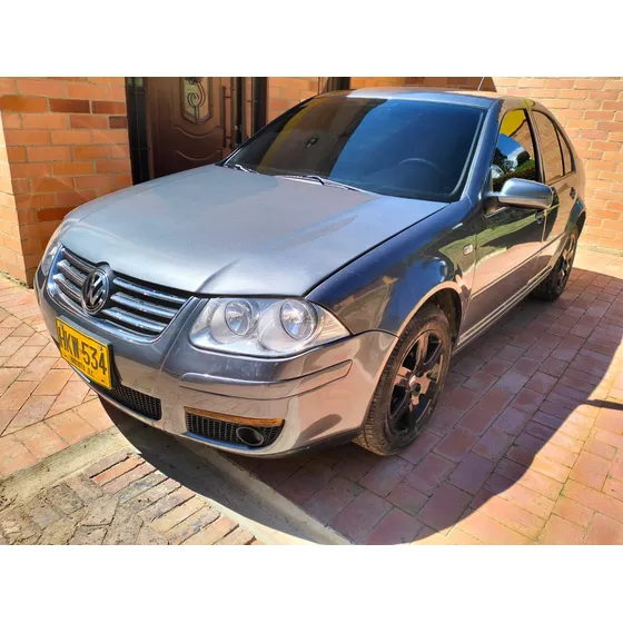 Volkswagen Jetta 2.0 Trendline 5 P