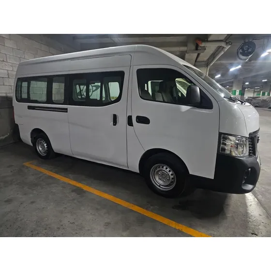 Nissan Urvan 2.5 Panel Ventanas Amplia Mt