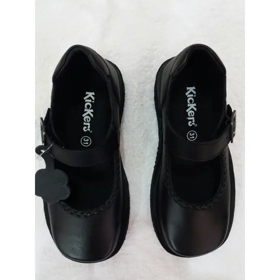 Bellos Zapatos Colegiales