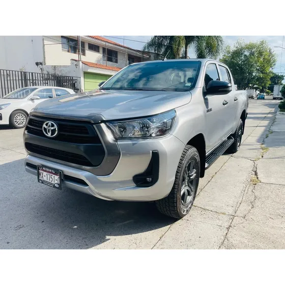 Toyota Hilux 2.7 Cabina Doble Sr Mt