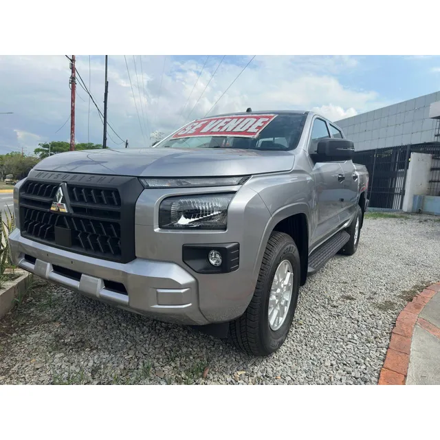 Mitsubishi L200 Full