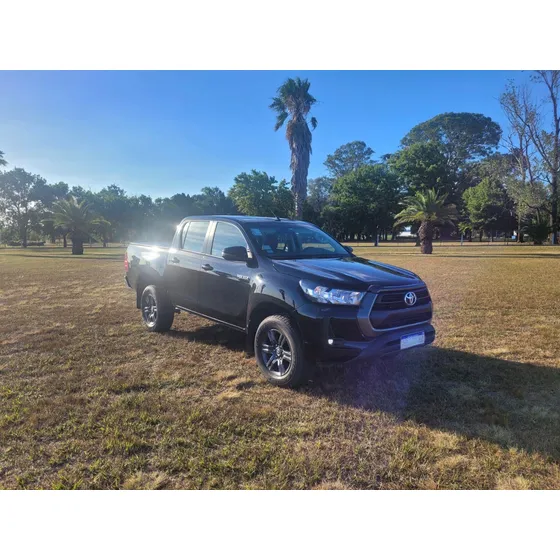 Toyota Hilux Pick-up 2.8 Cd Sr 204cv 4x4