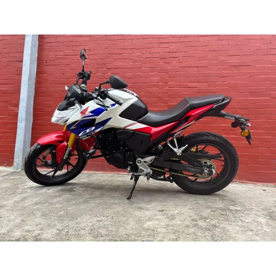 Honda Cbr 190r Versión Racing Tres Colores Modelo 2023