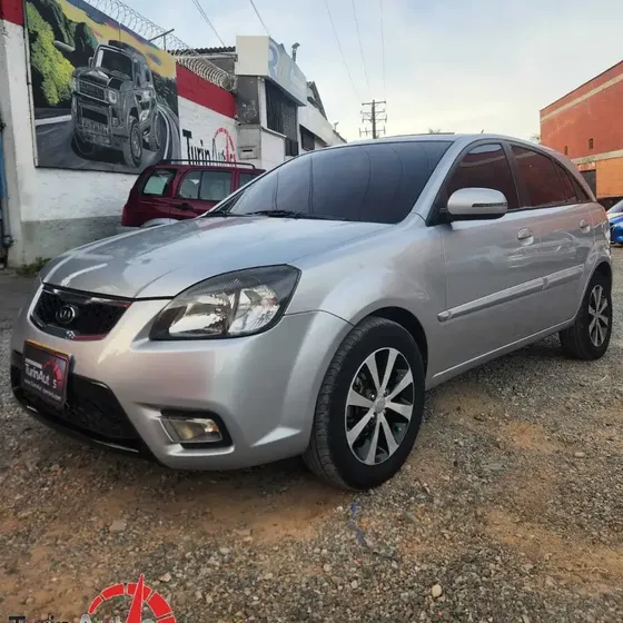 Kia Rio 2011 1.6 5 P