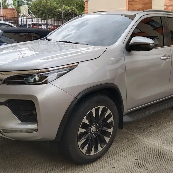 Toyota Fortuner 2023 Fortuner Srv Turbo 2.4diesel 7 Puestos