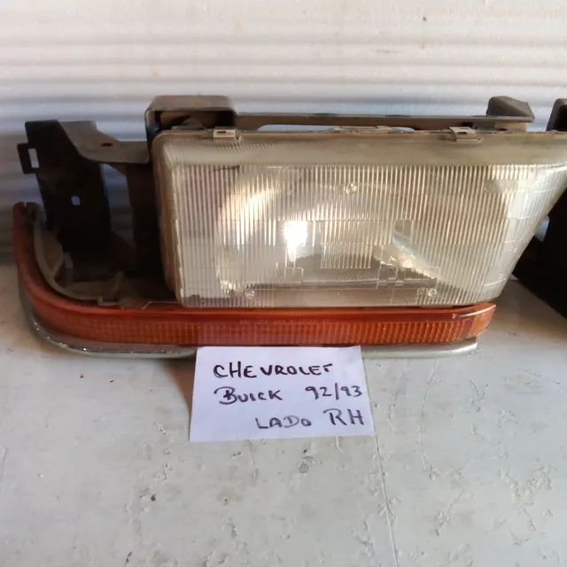 Faro Con Cocuyo Chevrolet Buick 92/93 Lado Rh