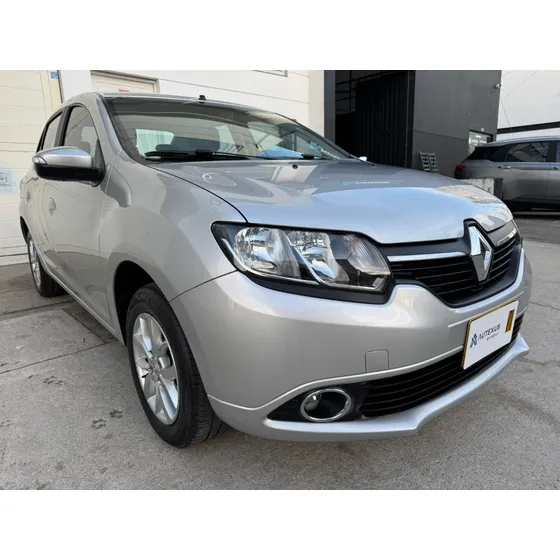 Renault Logan 1.6 Privilege / Intens