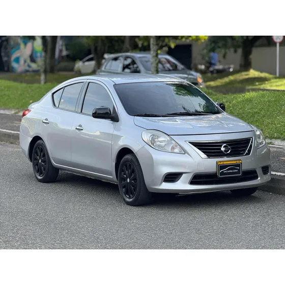 Nissan Versa 1.6 Sense