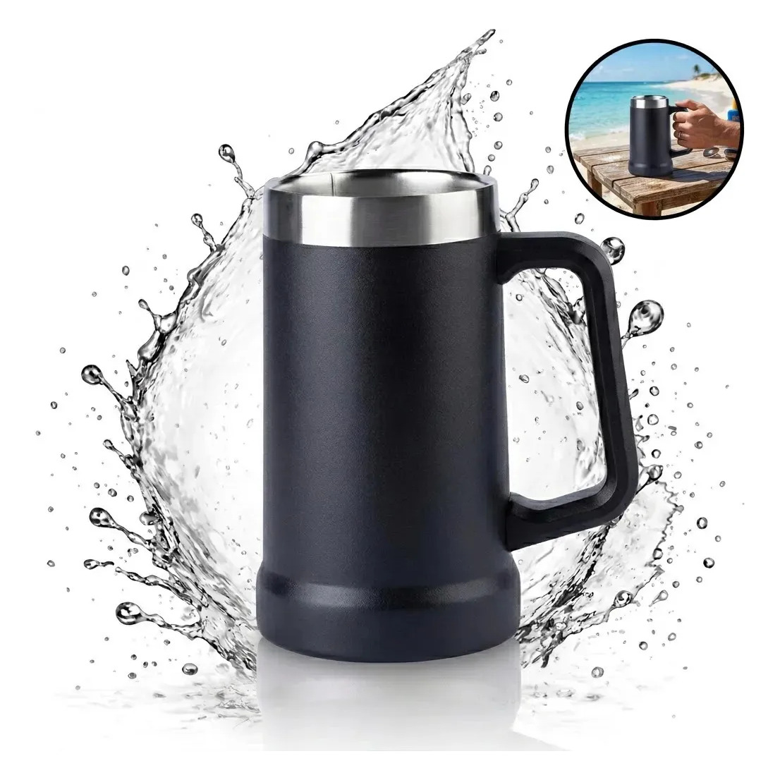 Caneca térmica preta de aço inoxidável com 720 mL, alça lateral e efeito de respingos de água, com detalhe circular mostrando o produto em uso em uma mesa de praia.