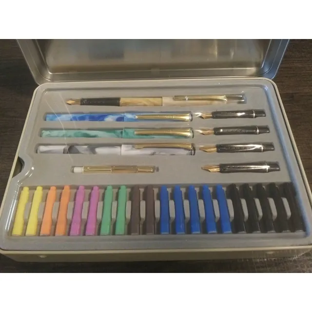 Staedtler Set Caligrafia 4 Pluma Fuente 5 Plumillas 33 Pieza