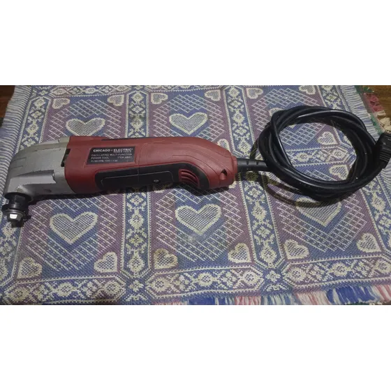 Herramienta Oscilante Usada Con 13 Accesorios