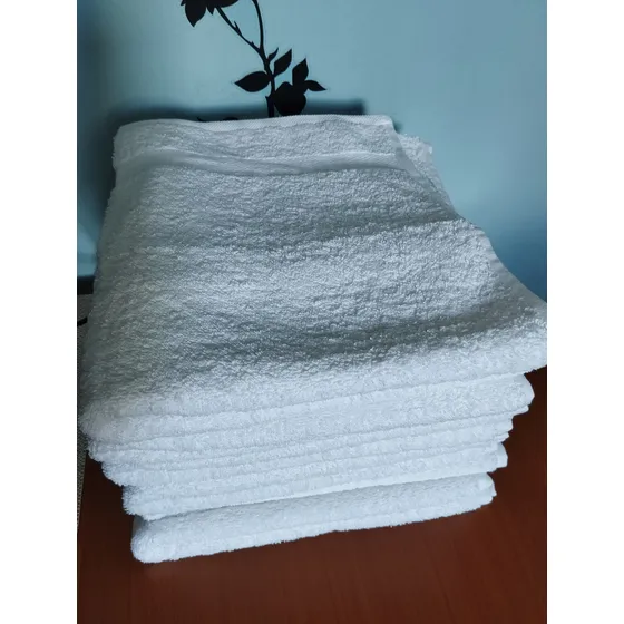 Toallas Hoteleras 120 X 60 Cm  450 Gramos .100% Algodon