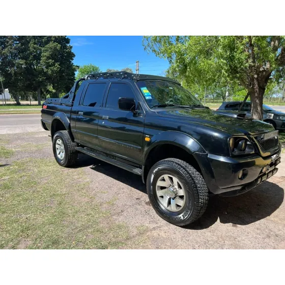 Mitsubishi L200 2.5 Sport Hpe D/cab 4x4 At