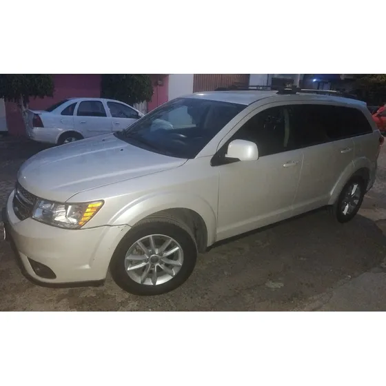 Dodge Journey 2.4 Sxt 7 Pasajeros At