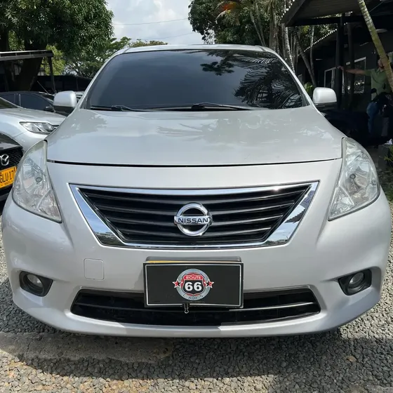 Nissan Versa 2015 1.6 Advance At