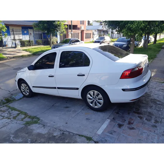 Volkswagen Voyage 1.6 Trenline 101cv