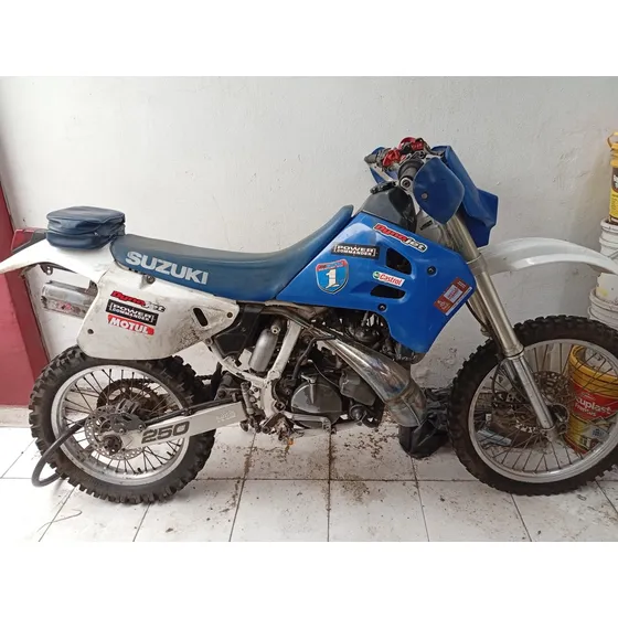  Suzuki Rmx 250 S,  2 Tiempos- Año 1994----titular