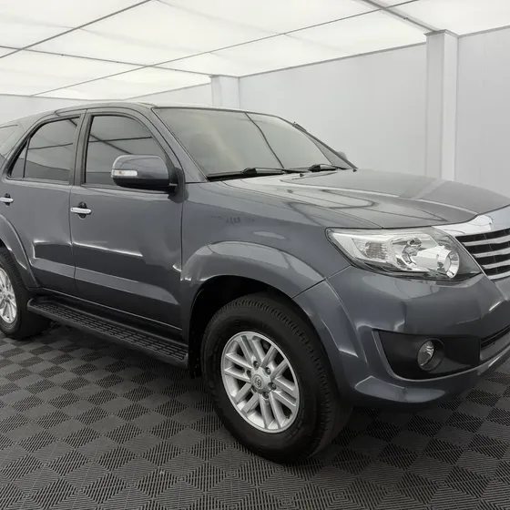 Toyota Fortuner 2012 2.7l 4x4 At