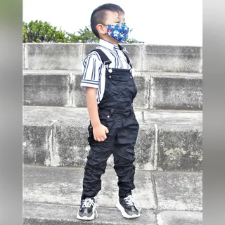 Pantalones entubados para niños sale