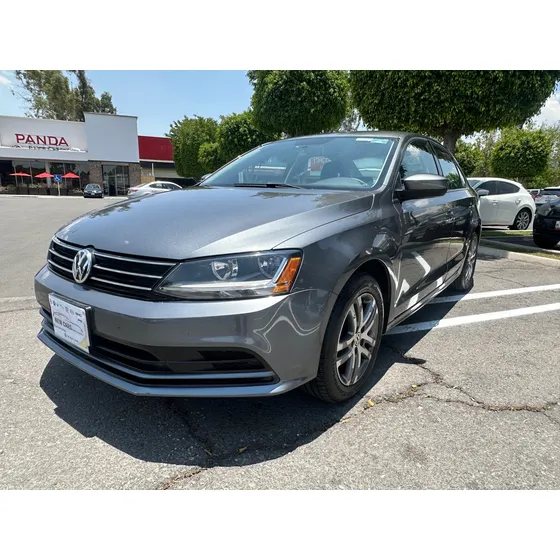 Volkswagen Jetta 2.5 Trendline Tiptronic At
