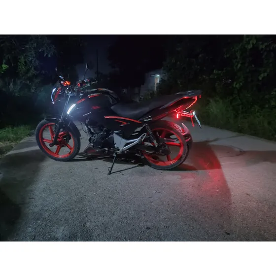 Roja Con Negro
