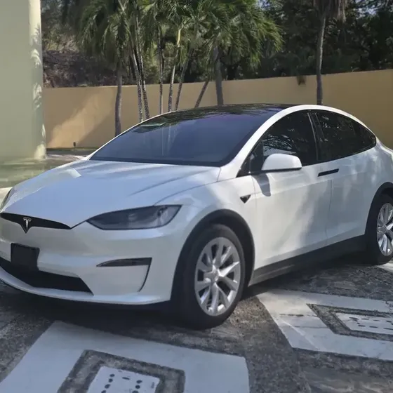 Tesla Model X 2024 X