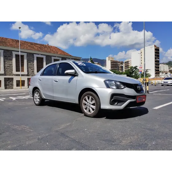 Toyota Etios 1.5 X Plus Sedan 16v Flex 4p Automático