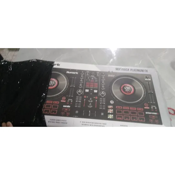 Controlador Numark Mixtrack Platinum Fx