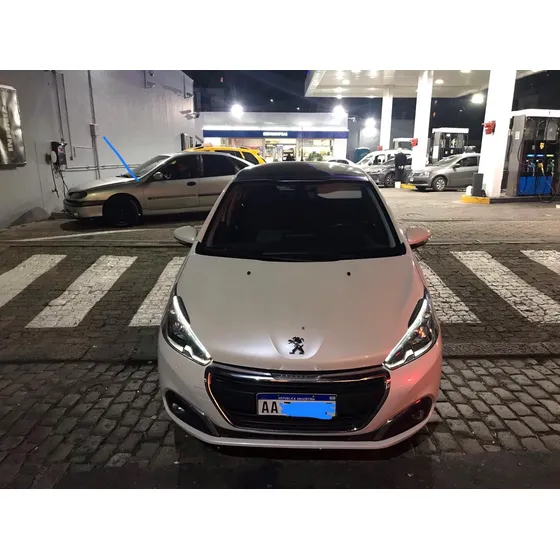Peugeot 208 1.6 Feline