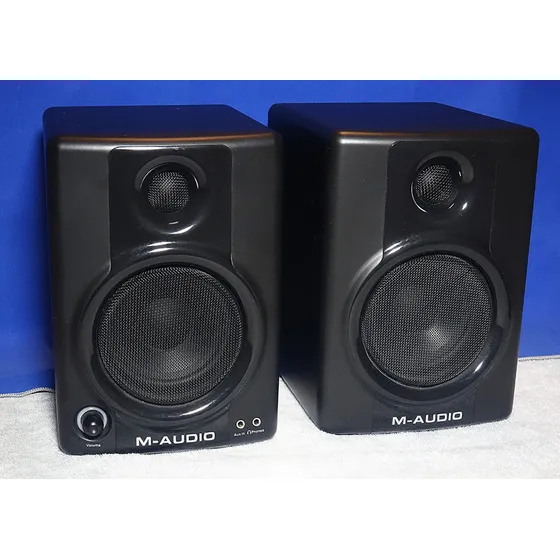 Monitores Estudio Profesionales Amplificados M-audio Av40