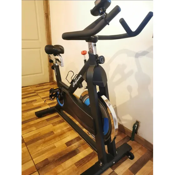 Bicicleta Spinning Estática Con Cadena Y Volante 18 Kg Negro