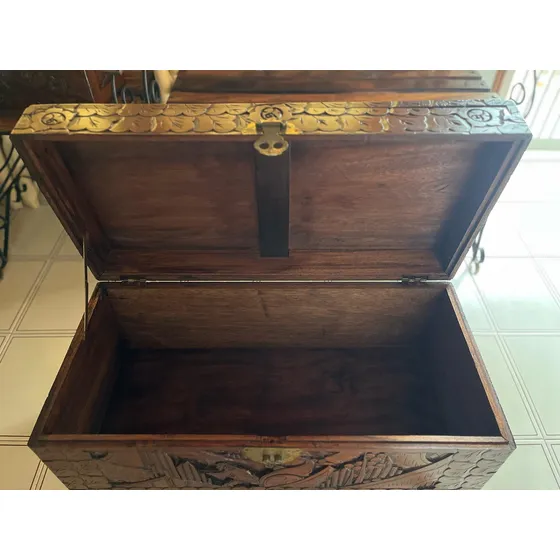 Baul Tallado A Mano De Madera
