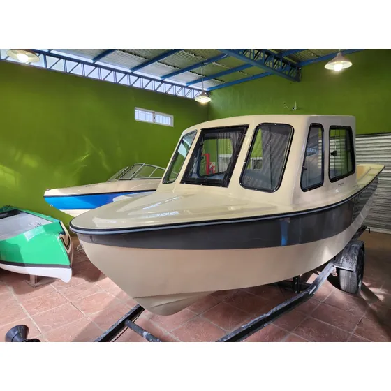 Tracker Cabinado Cuddy 530 