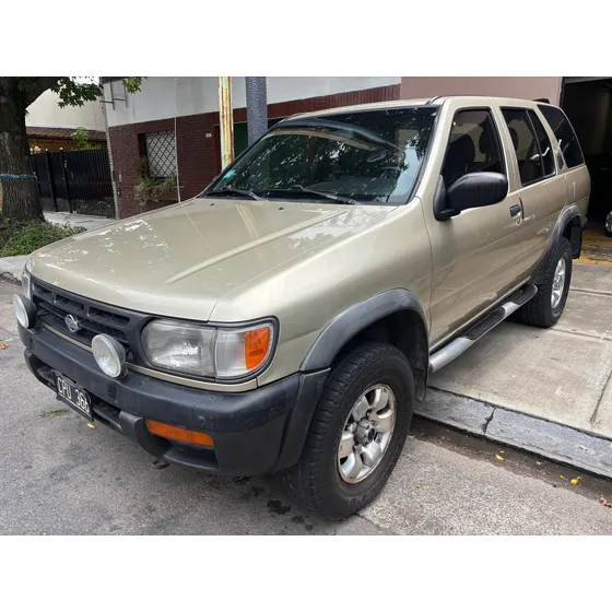 Nissan Pathfinder 3.3 Se